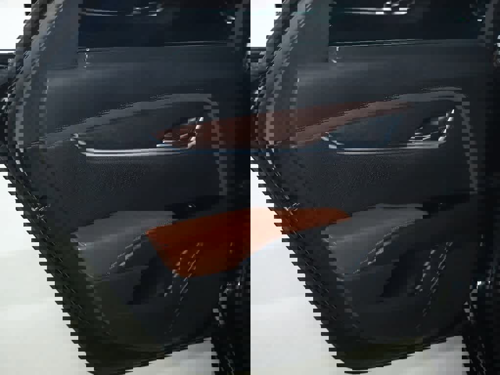 Used 2016 Cadillac XTS Luxury w/ Driver Awareness Package image 13