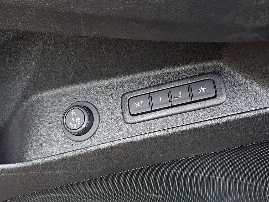 Used 2023 Chevrolet Equinox Premier AWD/4WD image 25