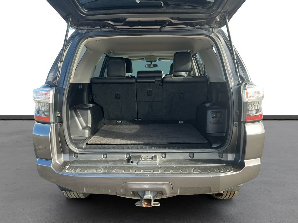 Used 2018 Toyota 4Runner SR5 Premium AWD/4WD image 24