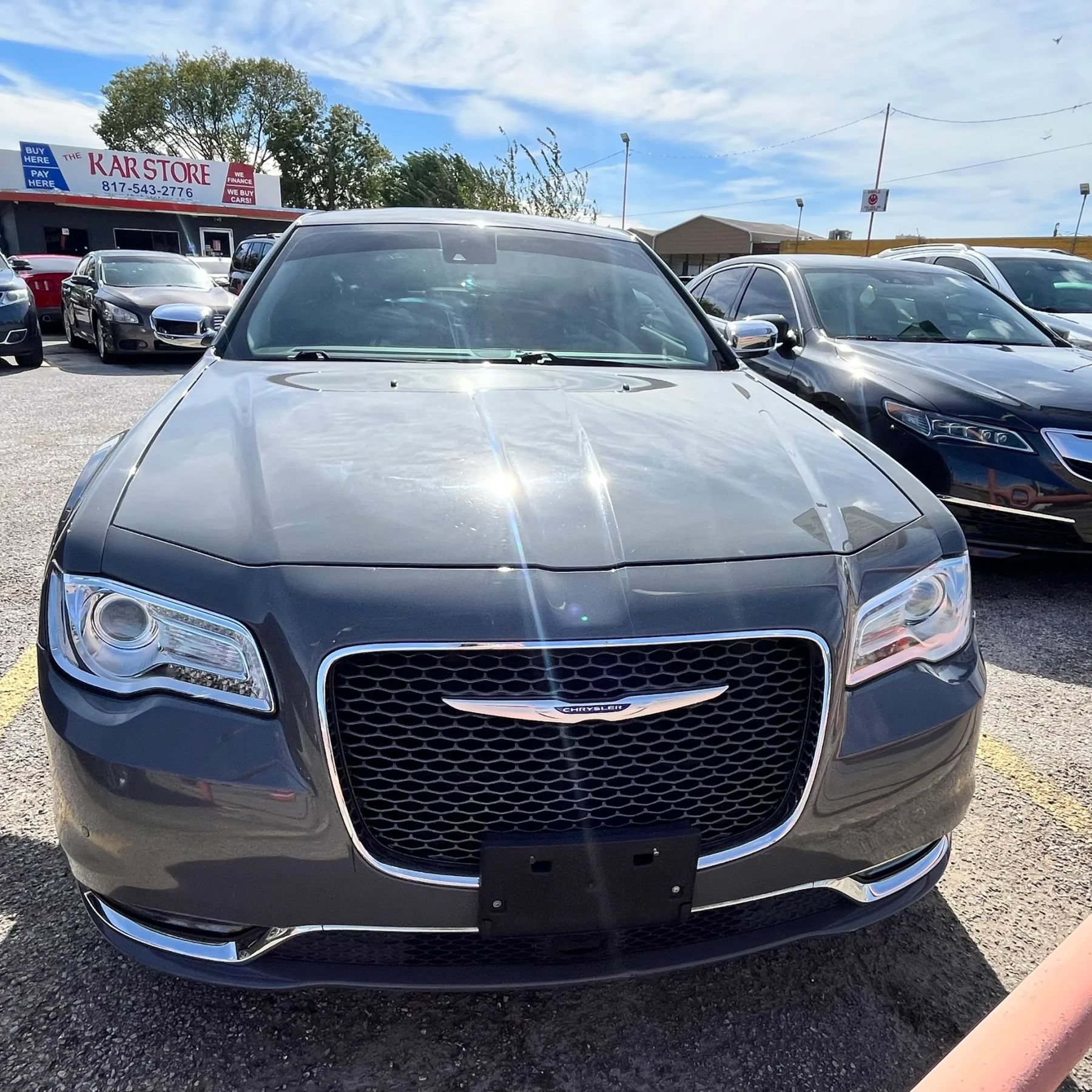 Used 2019 Chrysler 300 Limited w/ Safetytec Plus Group RWD image 2