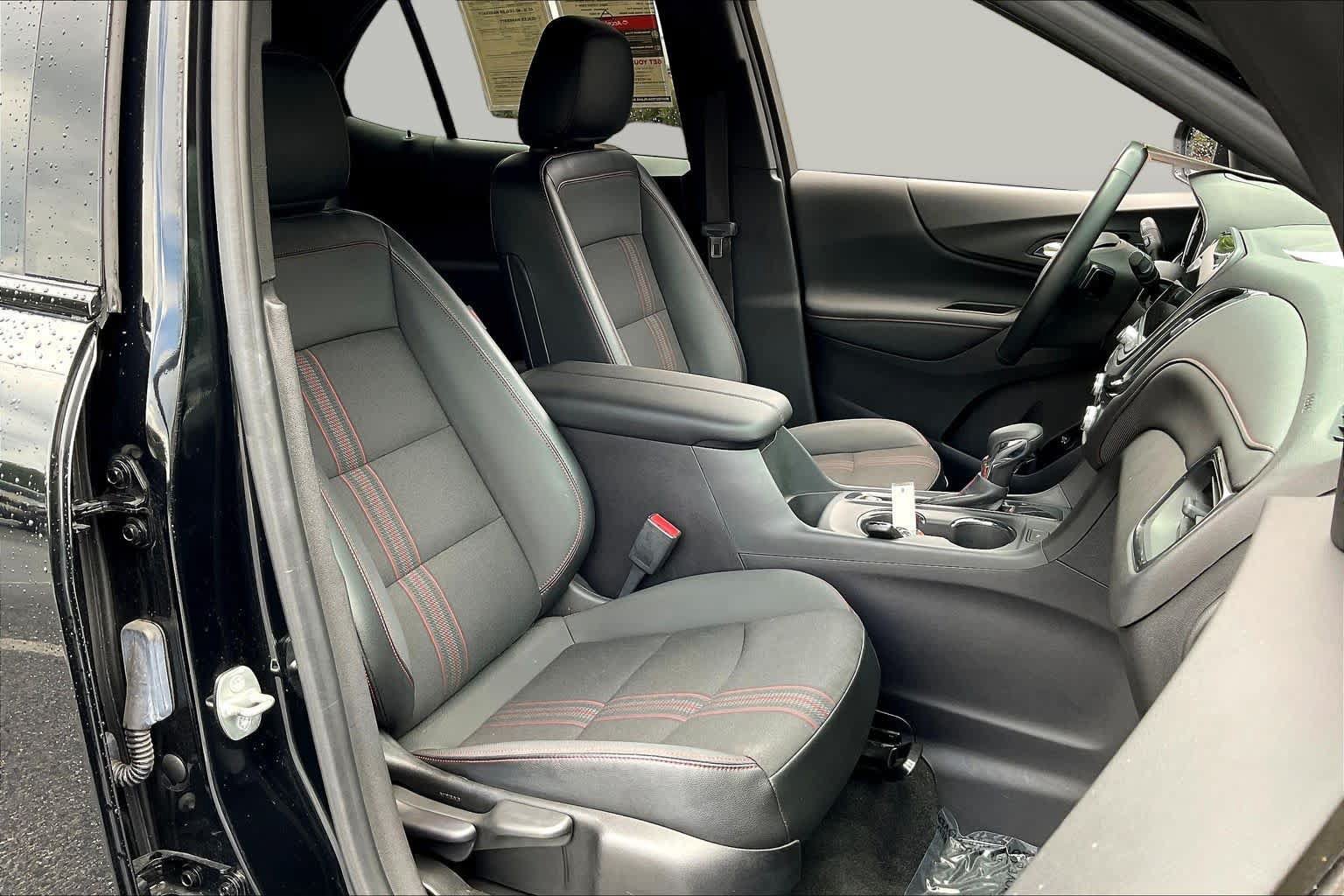 Used 2024 Chevrolet Equinox RS FWD image 17