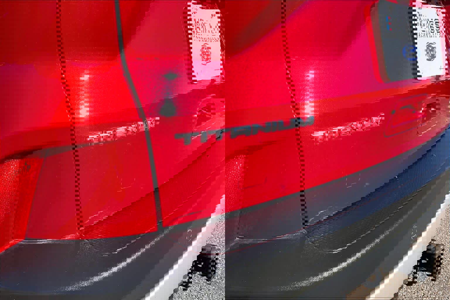 Used 2020 Ford Escape Titanium image 30