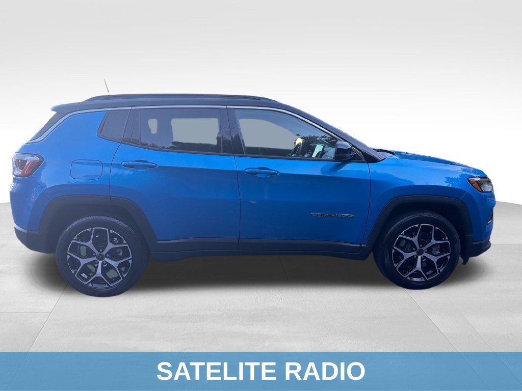 Used 2025 Jeep Compass Limited AWD/4WD image 9