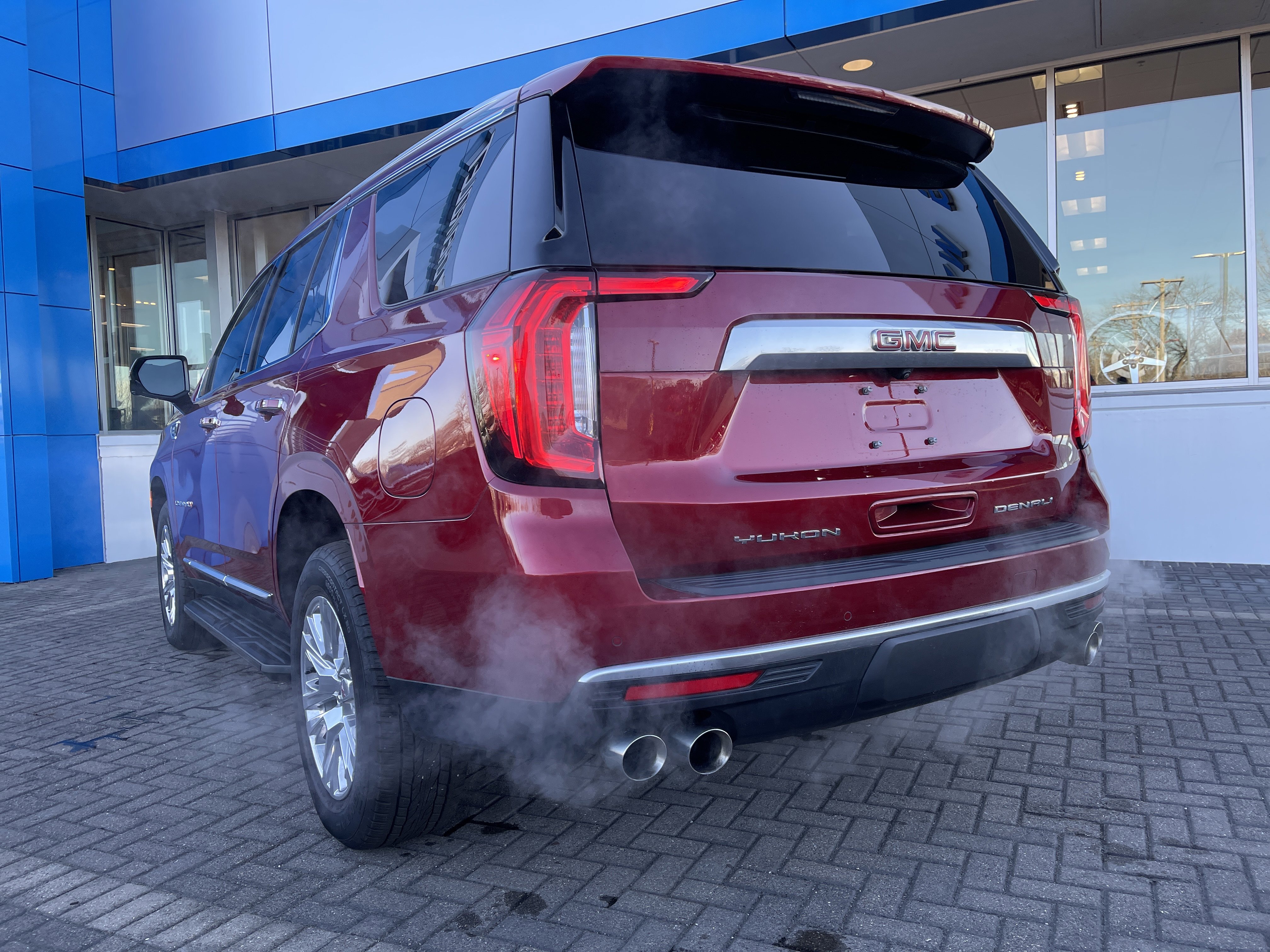 Used 2024 GMC Yukon Denali w/ Max Trailering Package image 3