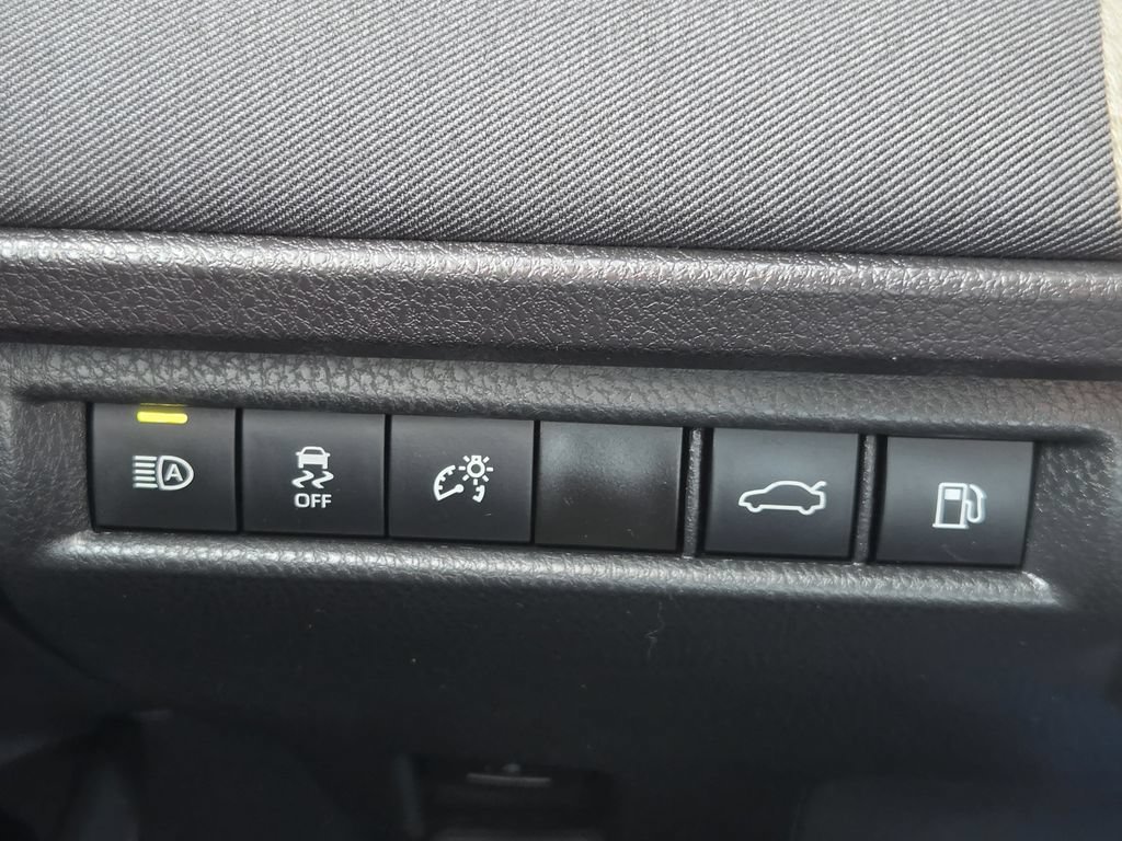 Used 2025 Toyota Camry LE FWD image 25