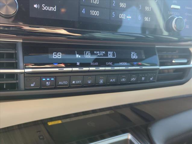 Used 2021 Toyota Sienna Platinum image 22