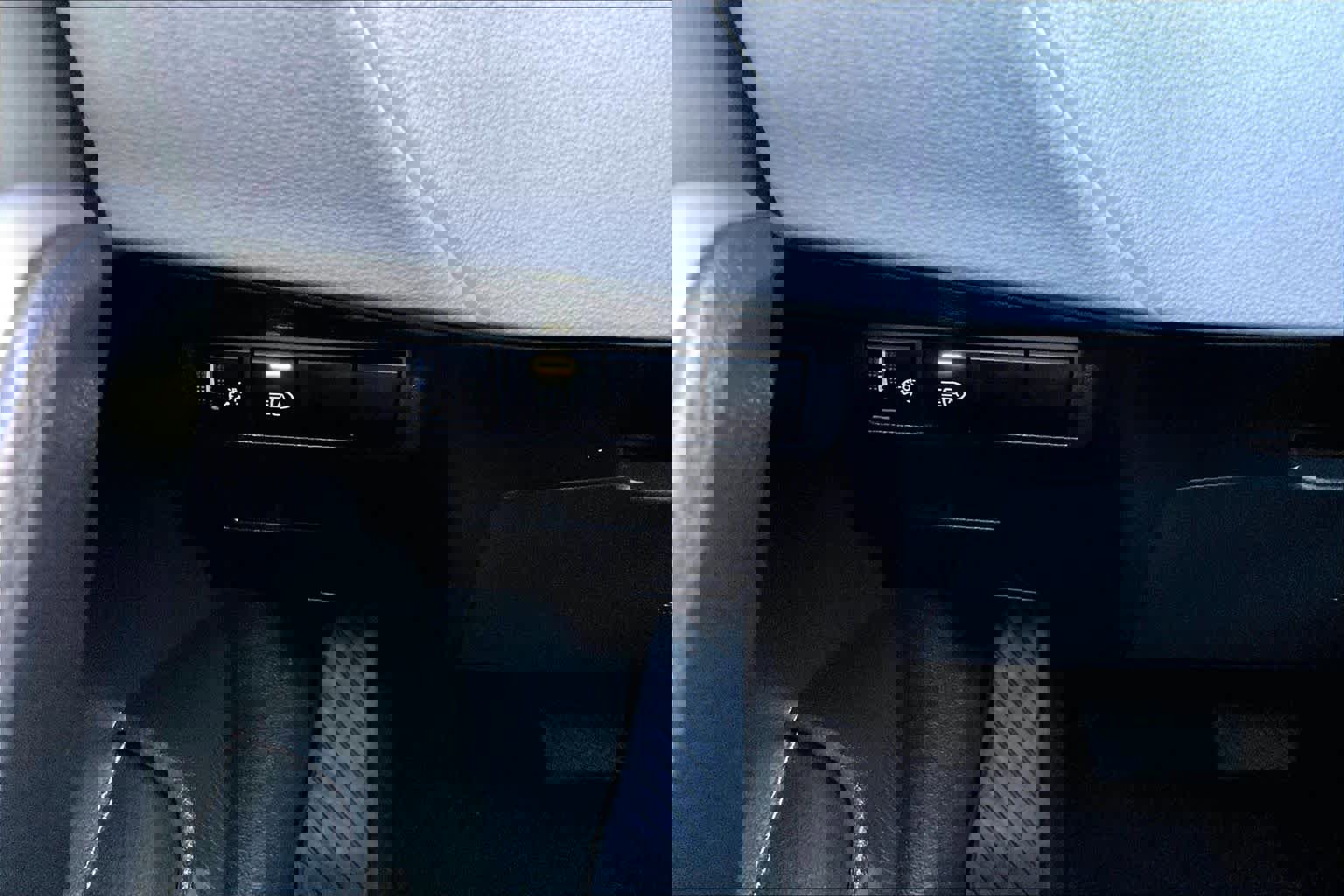 Used 2023 Toyota Corolla Cross L image 33