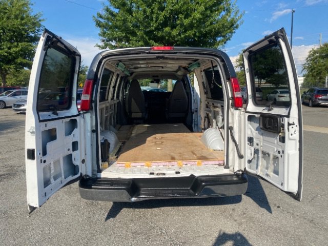 Used 2020 Chevrolet Express 3500 LT w/ LT Preferred Equipment Group RWD image 9