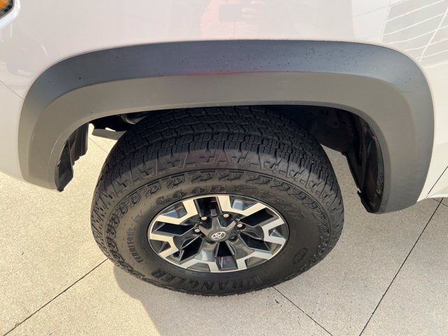 Used 2022 Toyota Tacoma TRD Off-Road w/ TRD Premium Off Road Package AWD/4WD image 13