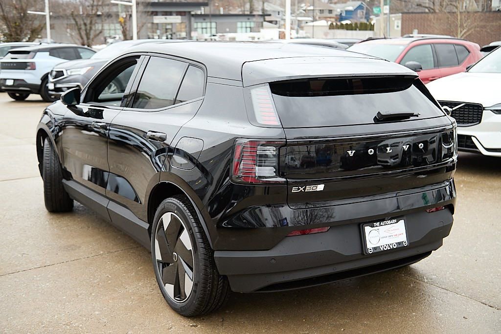 New 2026 Volvo EX30 Plus w/ Protection Package image 4
