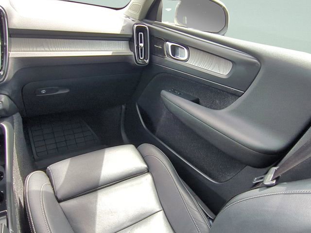 Used 2019 Volvo XC40 T5 Inscription AWD/4WD image 13