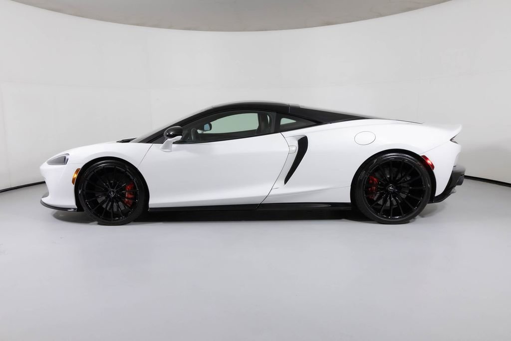 Used 2022 McLaren GT image 3