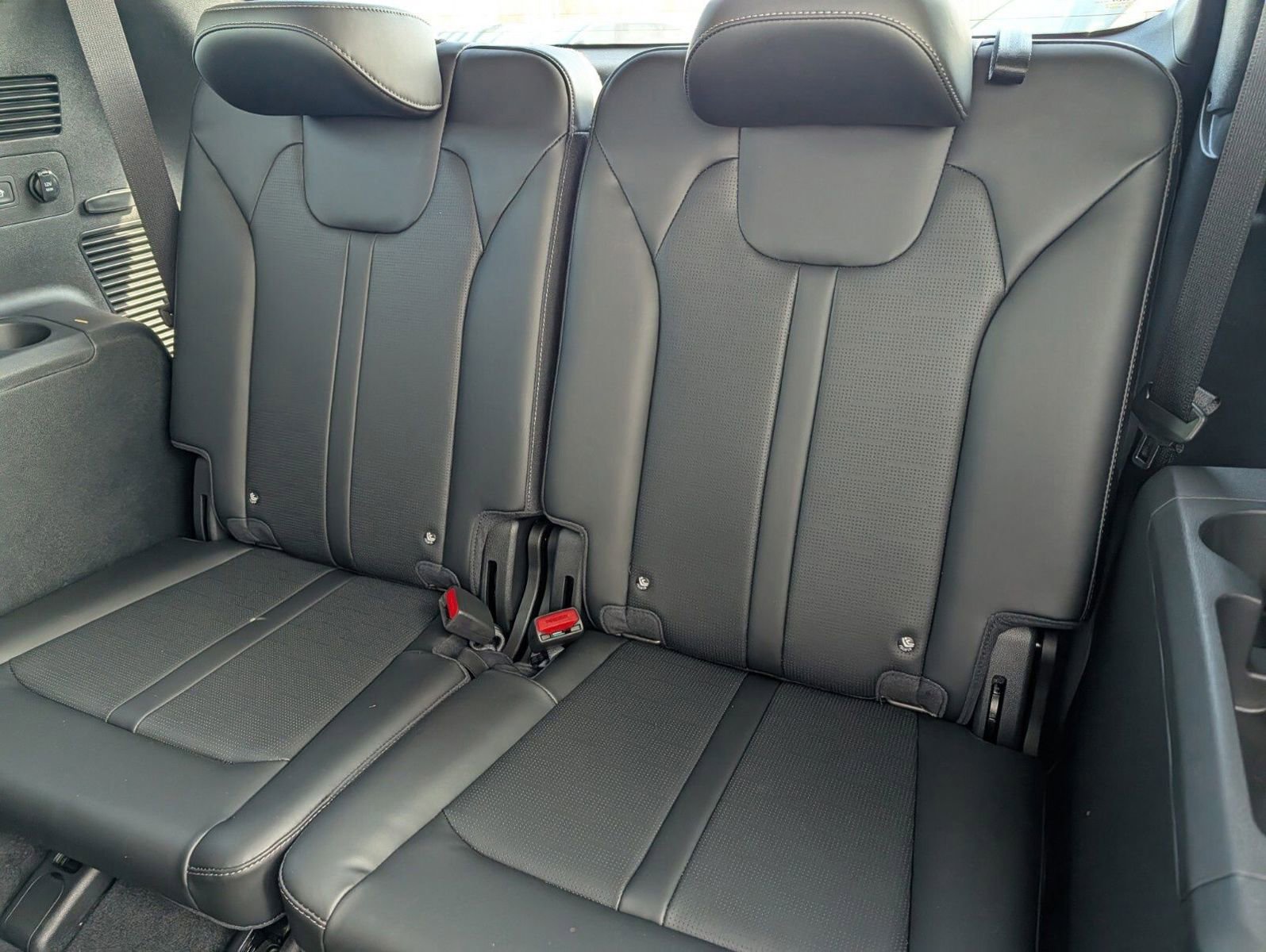 Used 2025 Kia Sorento S w/ Panoramic Sunroof Package FWD image 22