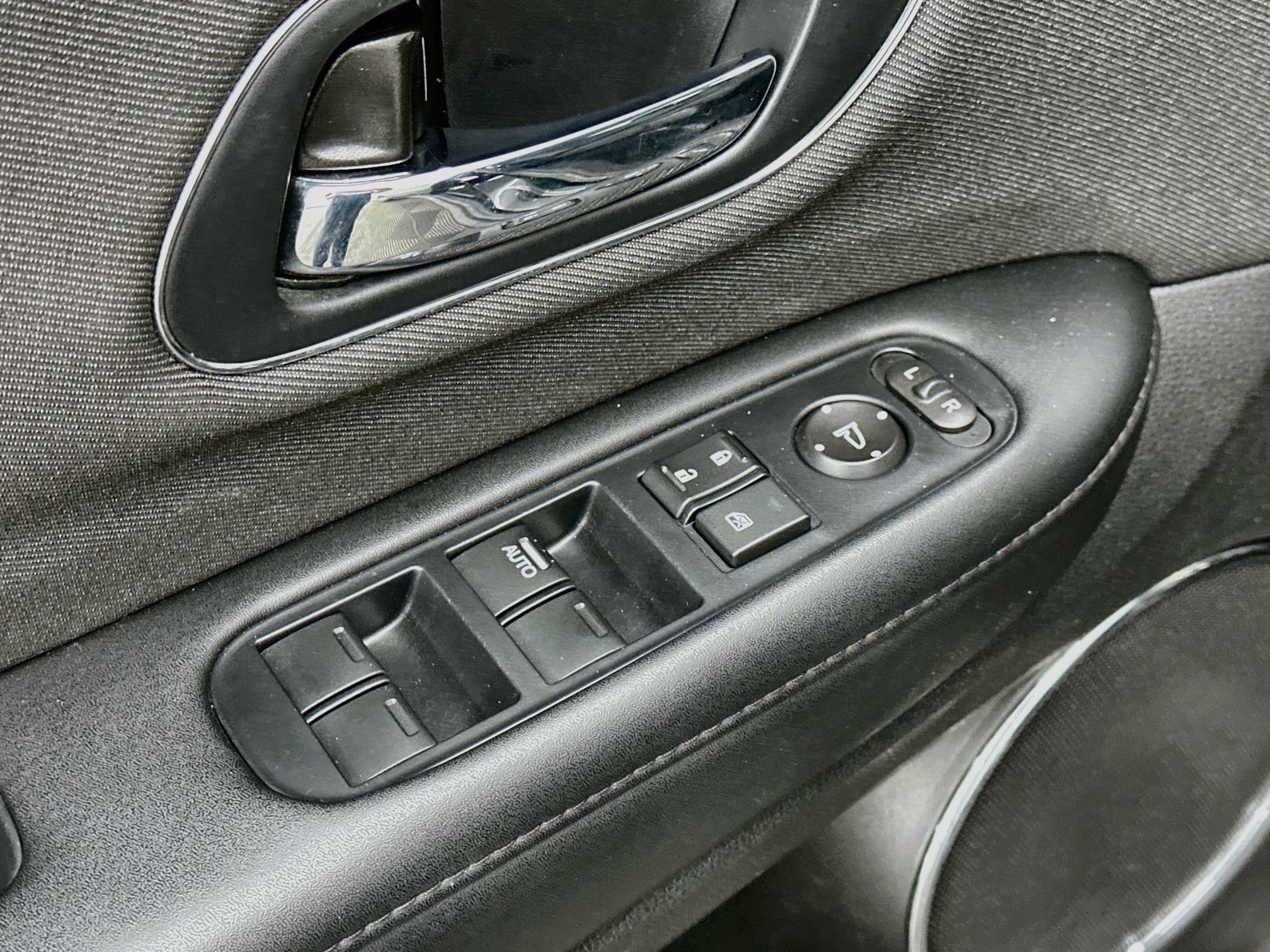 Used 2022 Honda HR-V EX image 15