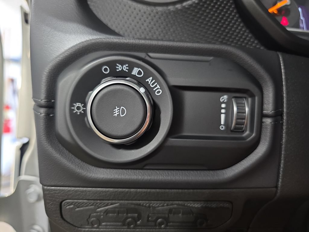 Used 2024 Jeep Wrangler Unlimited Rubicon w/ Convenience Group AWD/4WD image 24