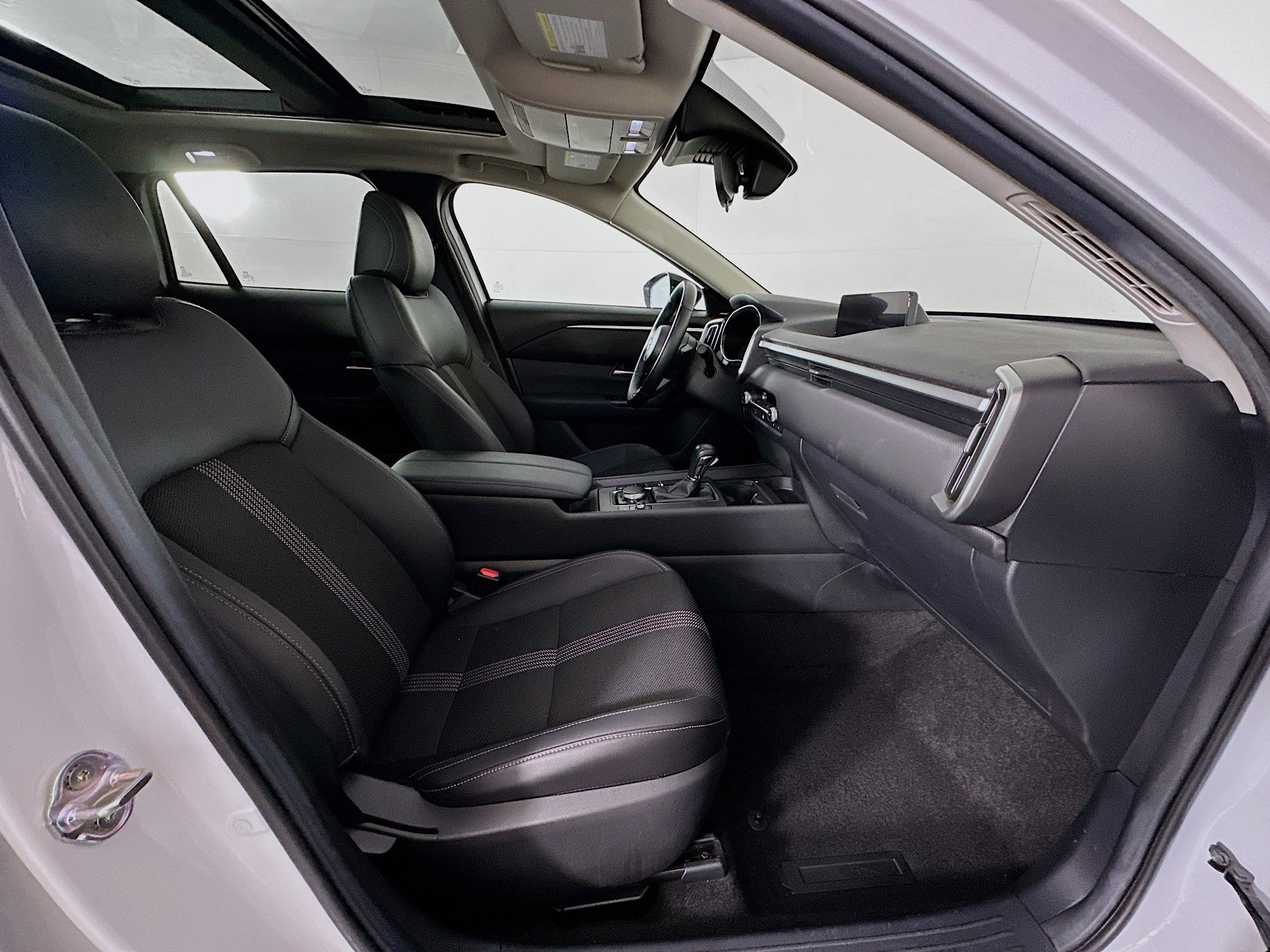 Used 2025 MAZDA CX-50 AWD 2.5 S w/ Premium Package image 32