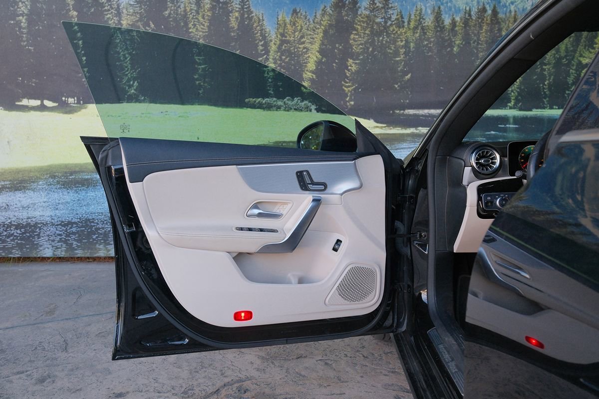 Used 2020 Mercedes-Benz CLA 250 image 9
