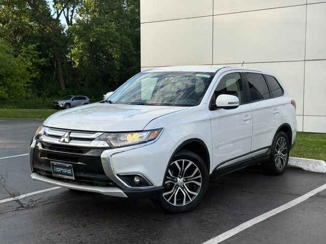 Used 2016 Mitsubishi Outlander SE AWD/4WD image 2