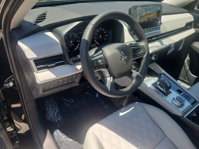 New 2025 Mitsubishi Outlander SEL image 21