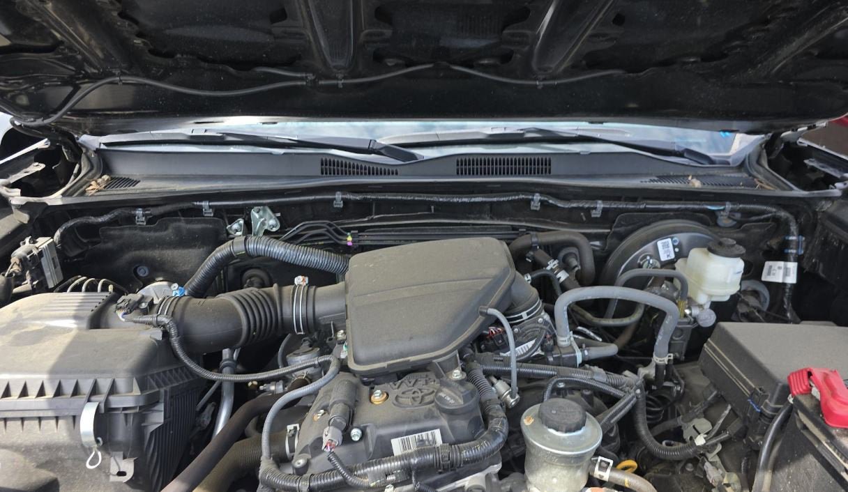 Used 2022 Toyota Tacoma SR w/ SR Convenience Package RWD image 11