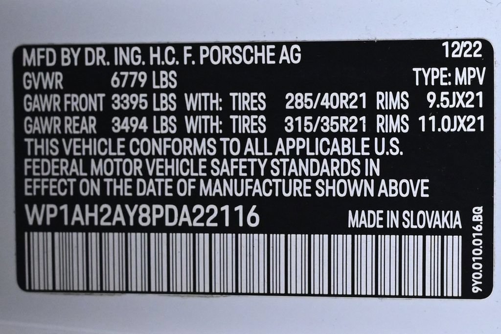 Certified 2023 Porsche Cayenne Turbo S AWD/4WD image 31