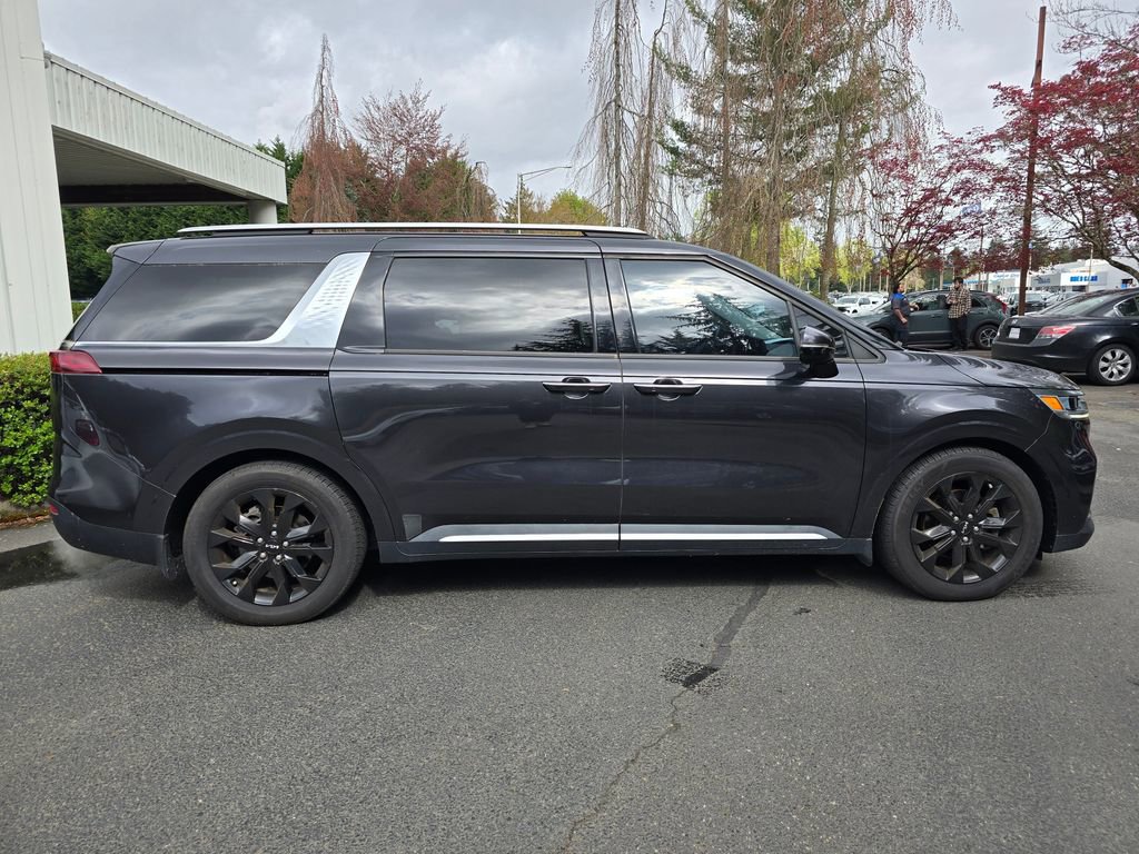 Used 2022 Kia Carnival SX FWD image 3