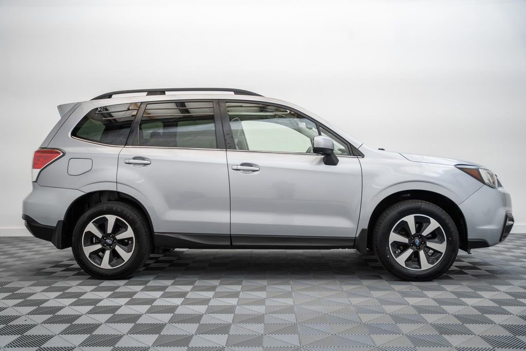 Used 2017 Subaru Forester 2.5i Limited AWD/4WD image 4