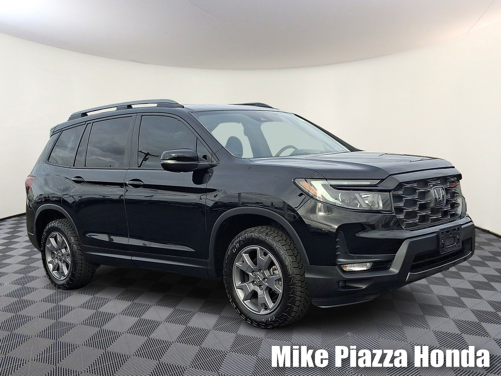 Used 2025 Honda Passport TrailSport image 1