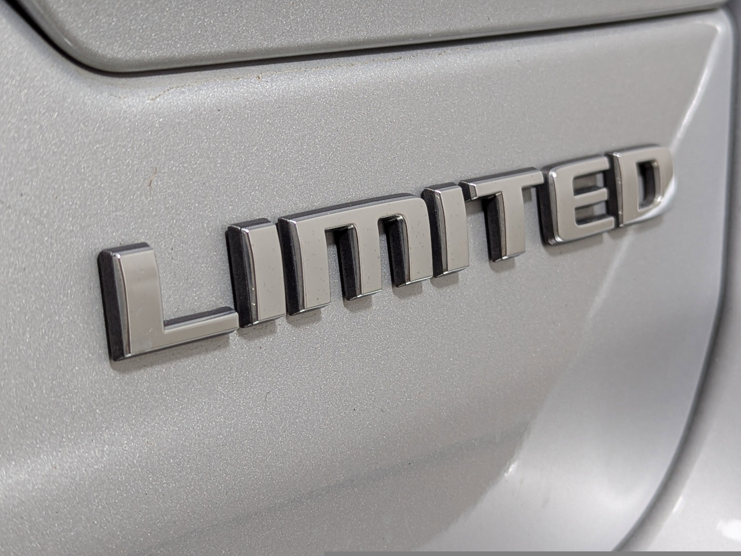 Used 2023 Jeep Grand Cherokee Limited w/ Luxury Tech Group II RWD image 24