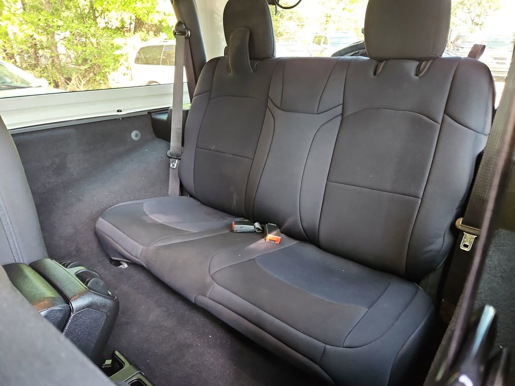 Used 2019 Jeep Wrangler Sport AWD/4WD image 25