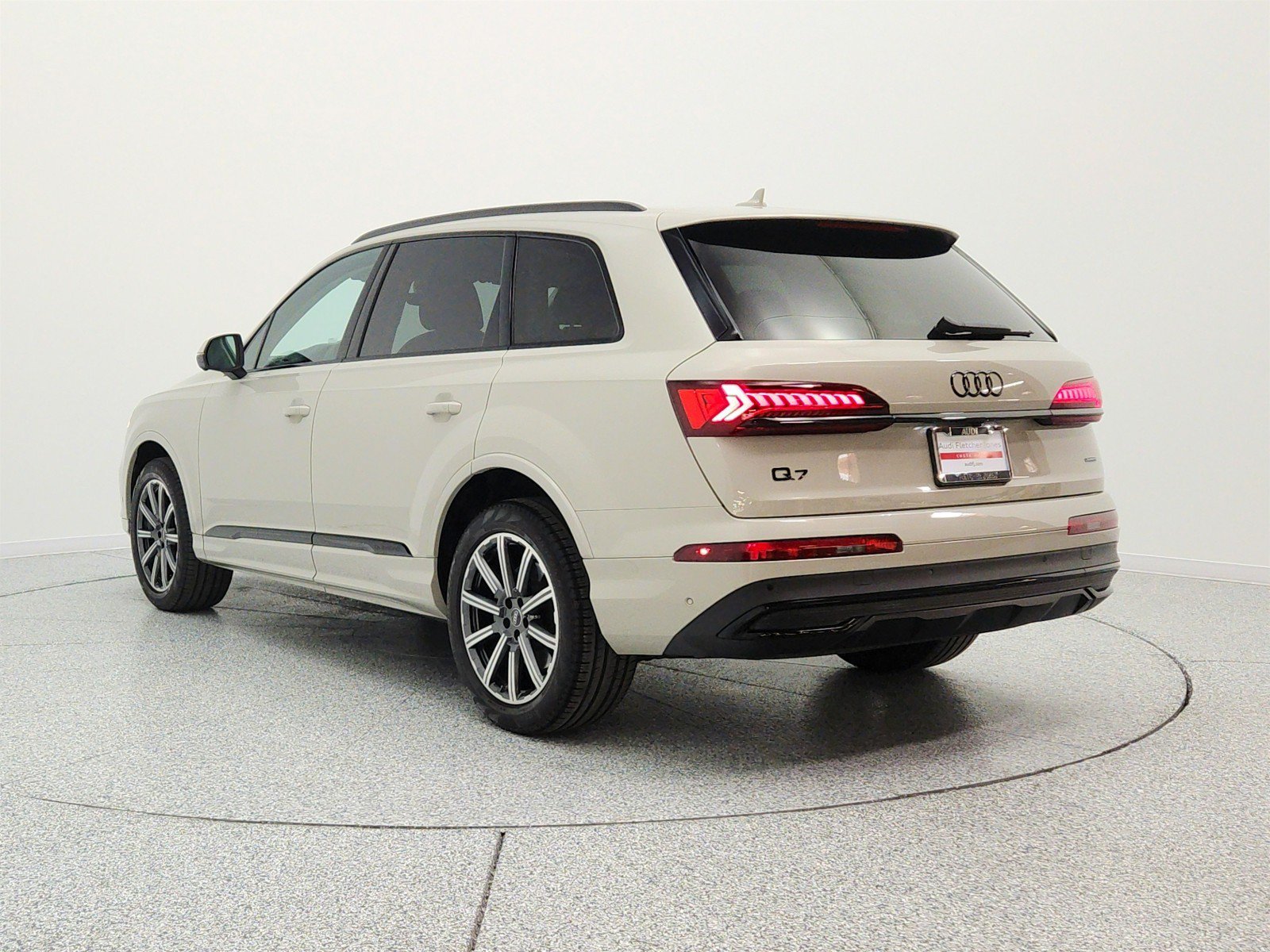 Used 2023 Audi Q7 2.0T Premium Plus w/ Premium Plus Package AWD/4WD image 7