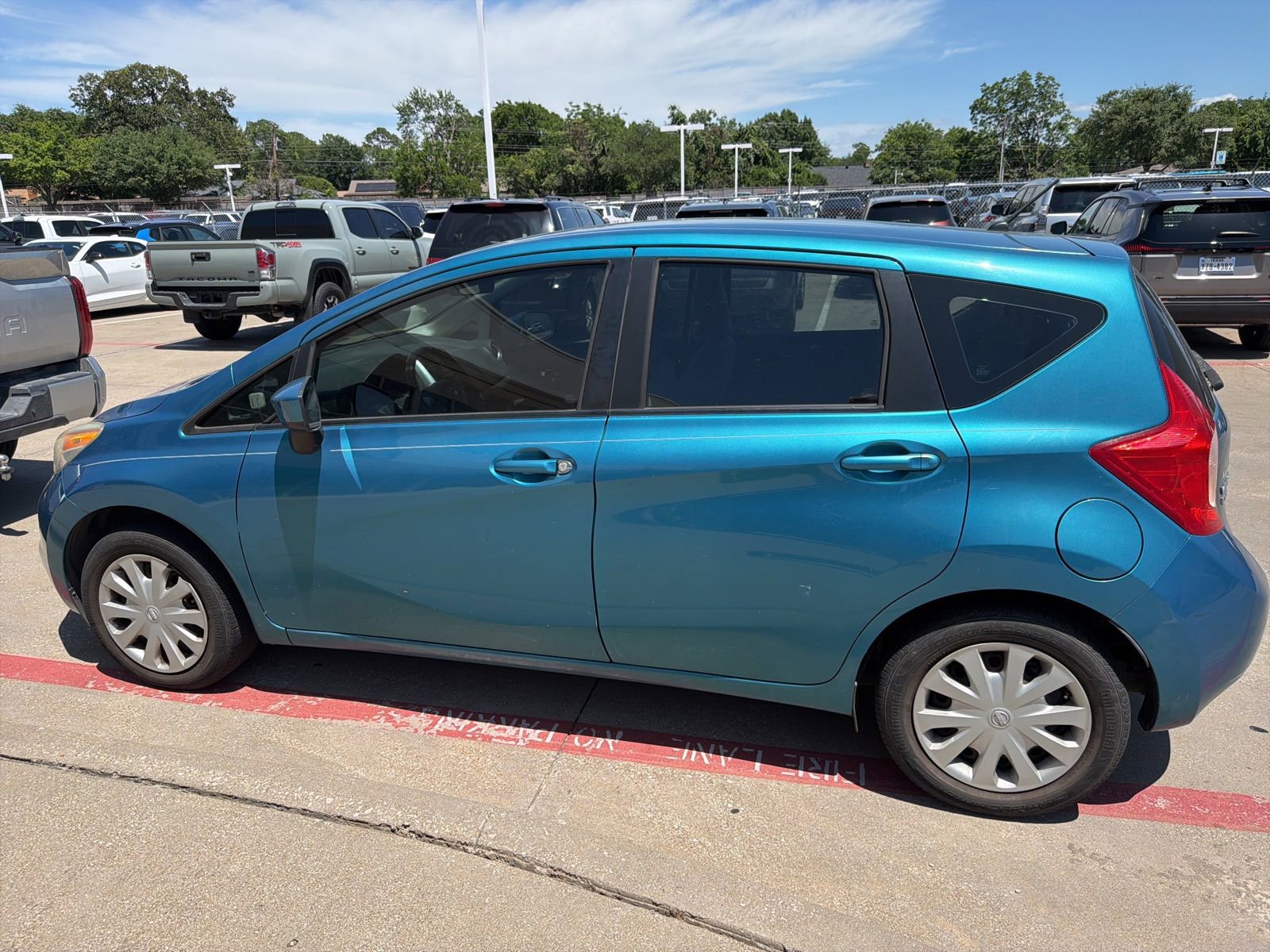 Used 2015 Nissan Versa Note SV FWD image 4