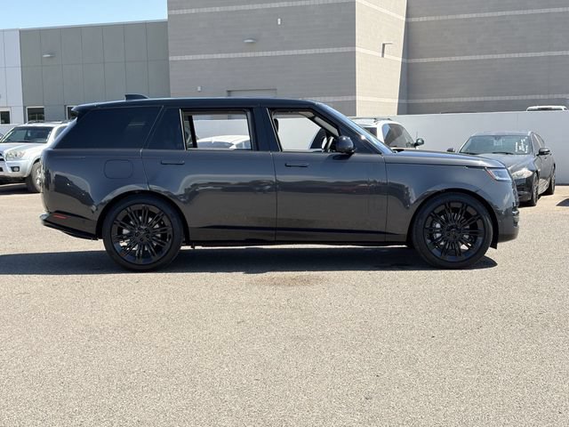 New 2026 Land Rover Range Rover Long Wheelbase SE AWD/4WD image 17