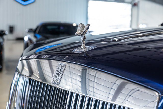 Used 2017 Rolls-Royce Wraith RWD image 11