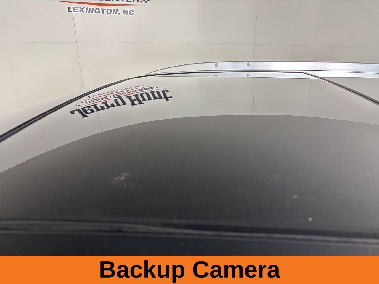 Used 2017 Cadillac XT5 Luxury w/ Driver Awareness Package FWD image 9