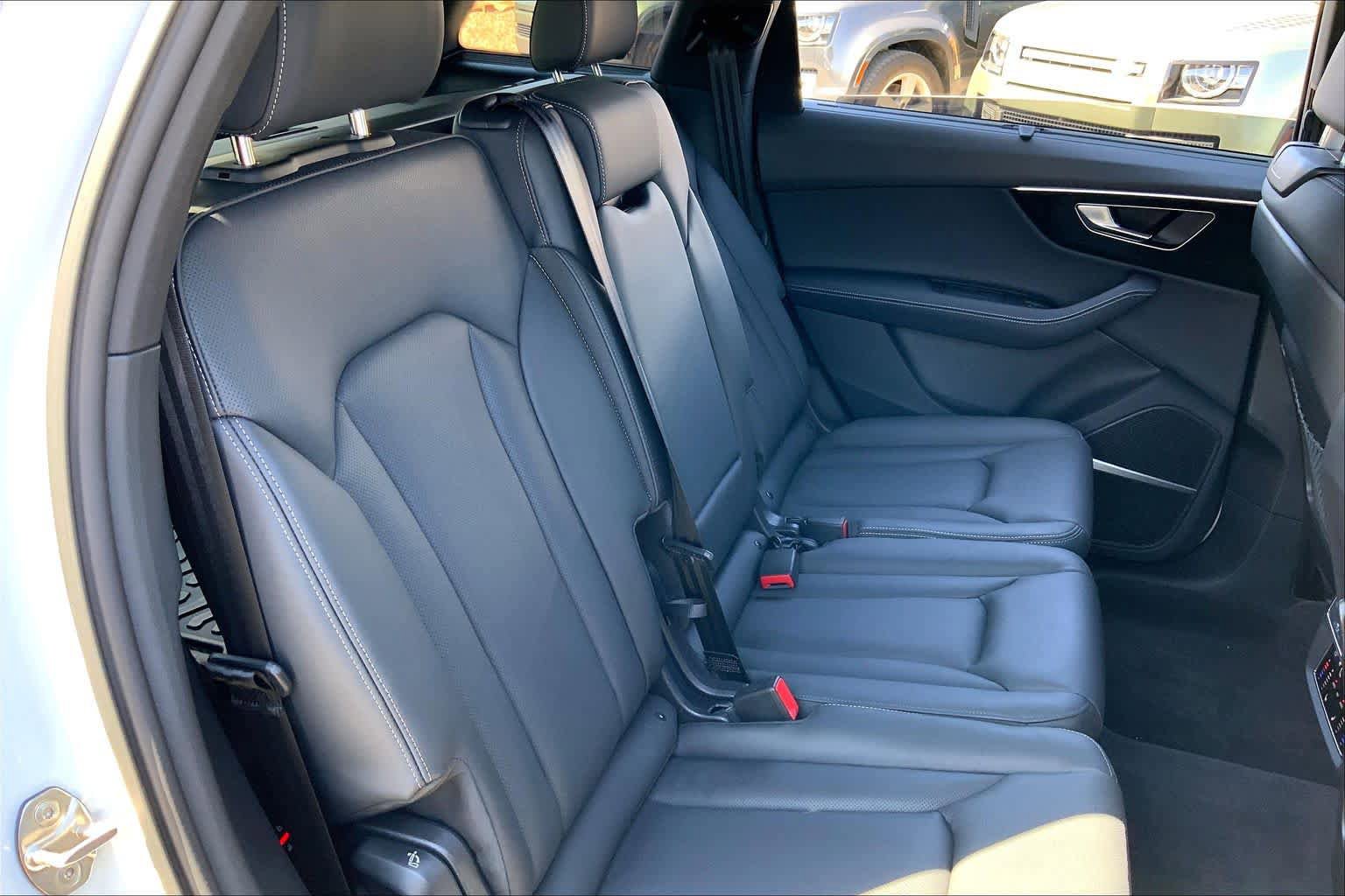 Used 2025 Audi Q7 3.0T Prestige image 19