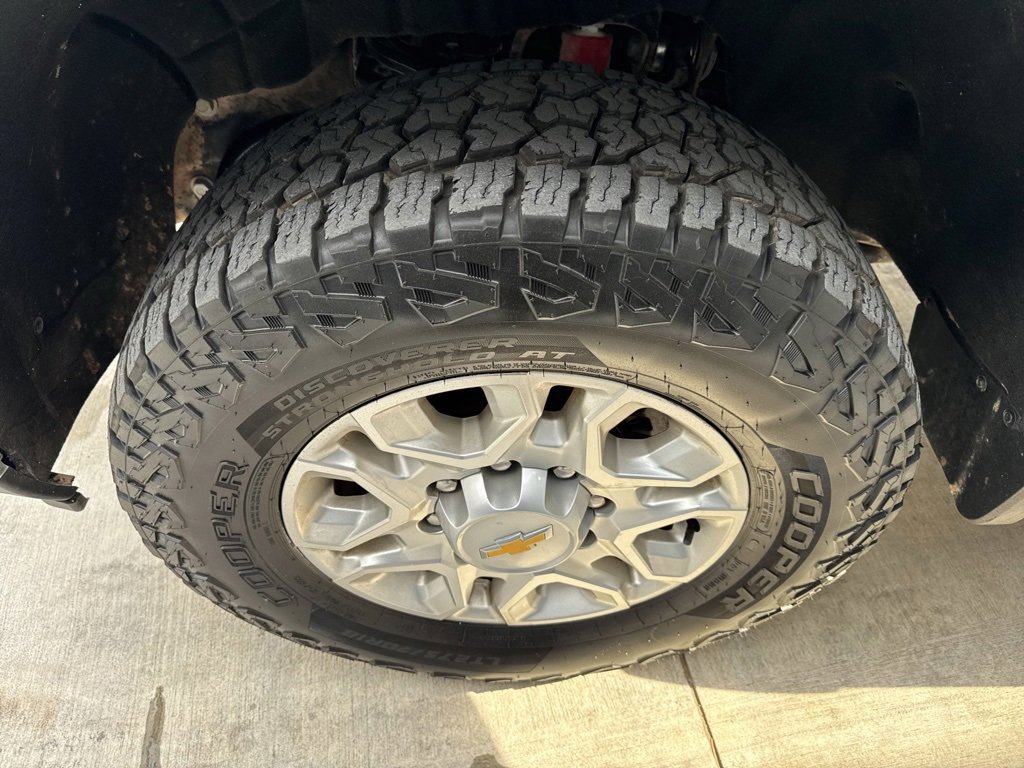 Used 2025 Chevrolet Silverado 2500 LT image 19