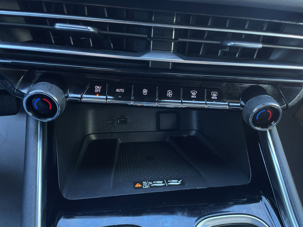 Used 2024 Chevrolet Traverse RS image 31