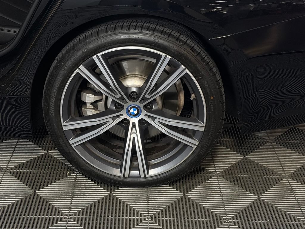 Used 2022 BMW 330e w/ Driving Assistance Package RWD image 11