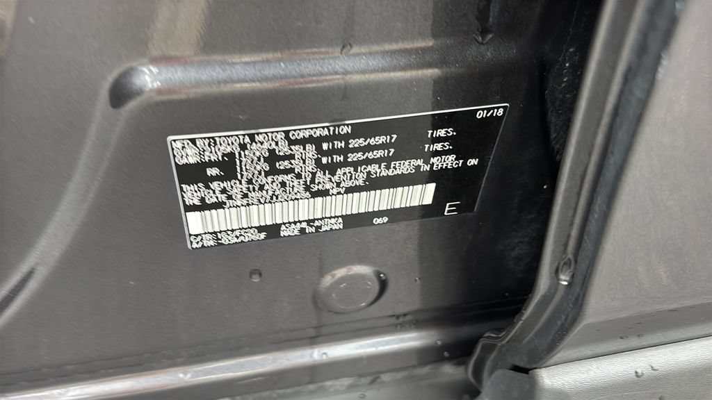 Used 2018 Toyota RAV4 XLE AWD/4WD image 36
