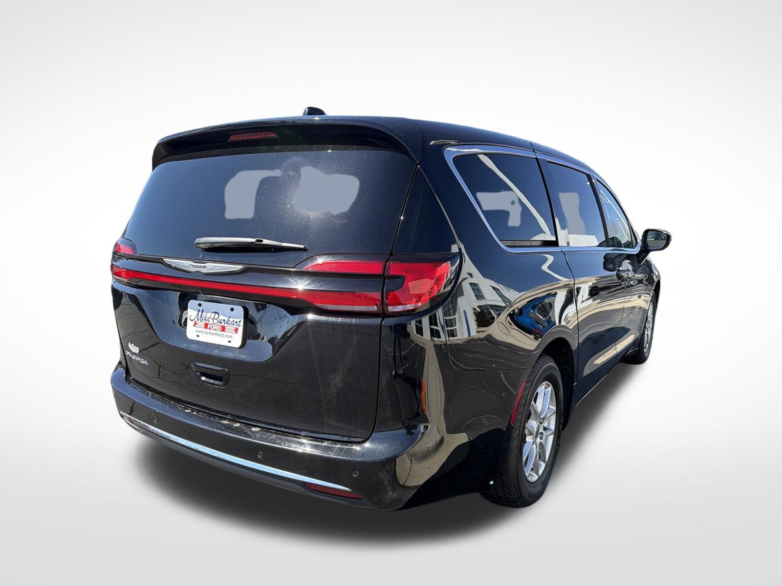 Used 2025 Chrysler Pacifica Select FWD image 14