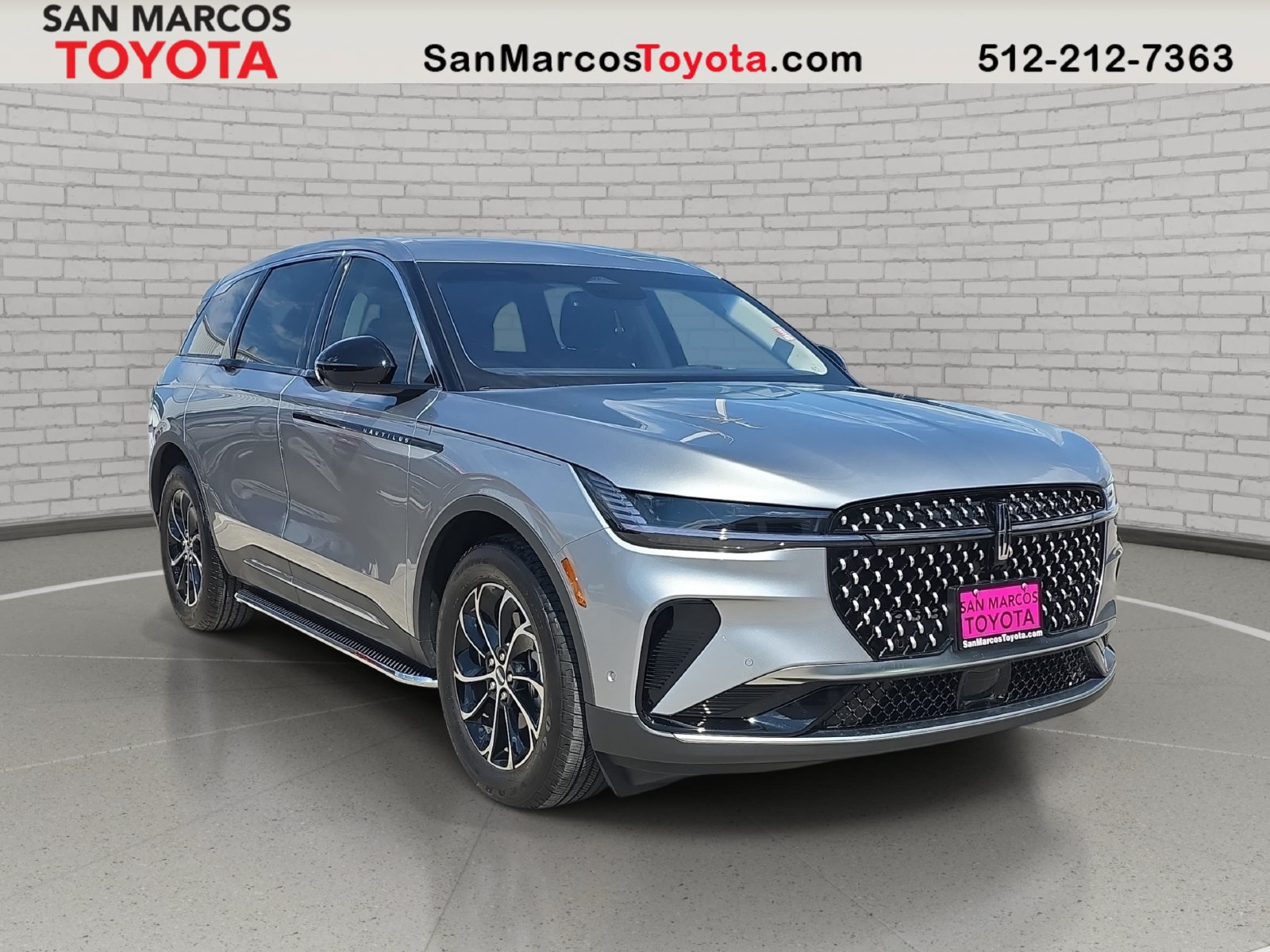 Used 2024 Lincoln Nautilus Premier AWD/4WD image 3