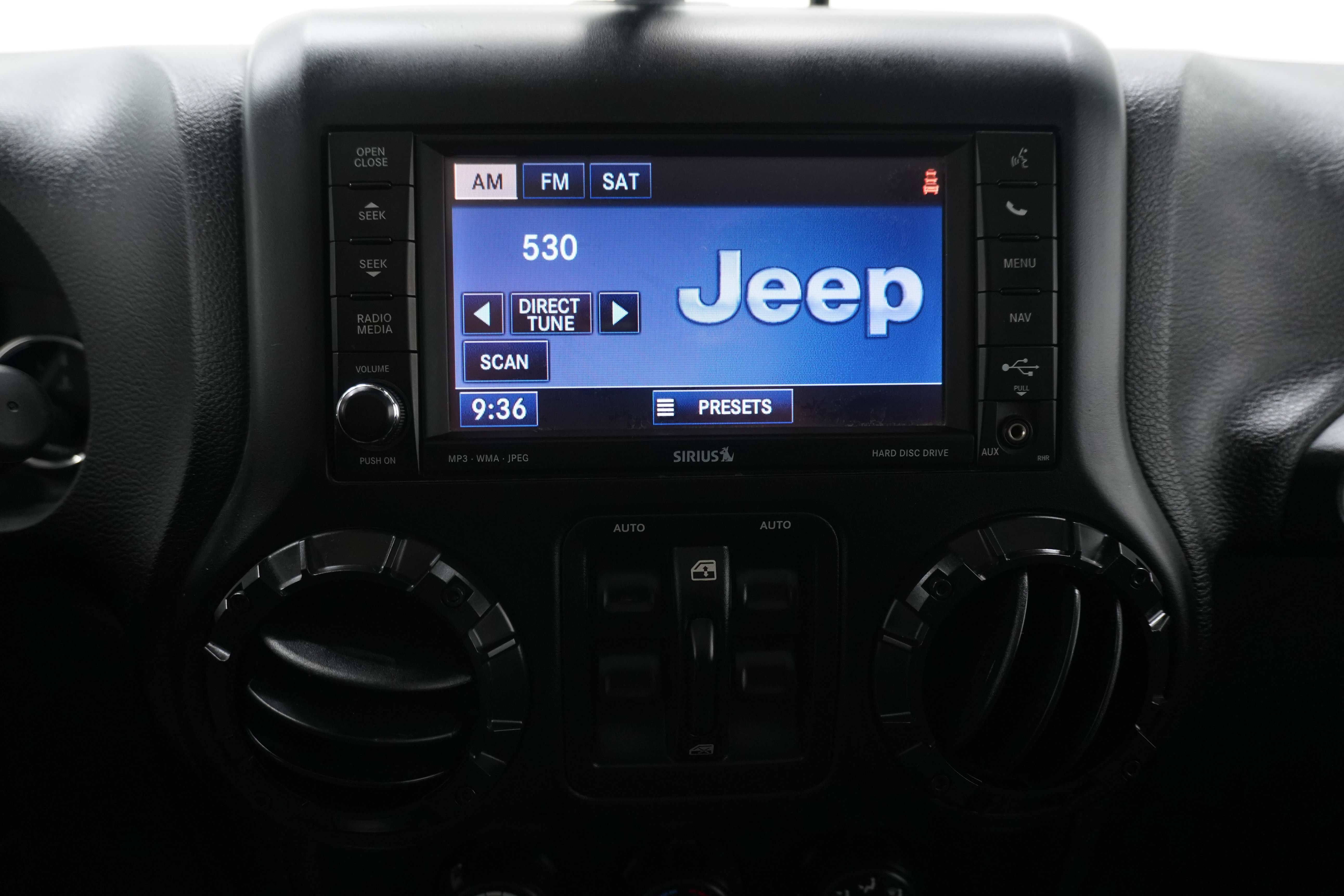 Used 2015 Jeep Wrangler Unlimited Rubicon AWD/4WD image 19