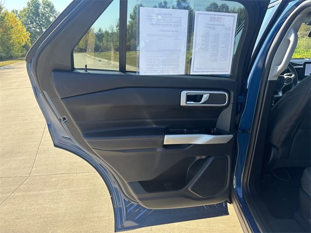 Used 2022 Ford Explorer XLT image 45