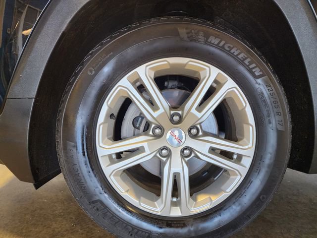 Certified 2022 GMC Terrain SLE w/ Driver Convenience Package image 9