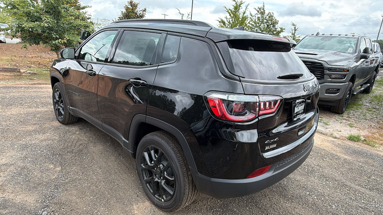 New 2026 Jeep Compass Latitude AWD/4WD image 10