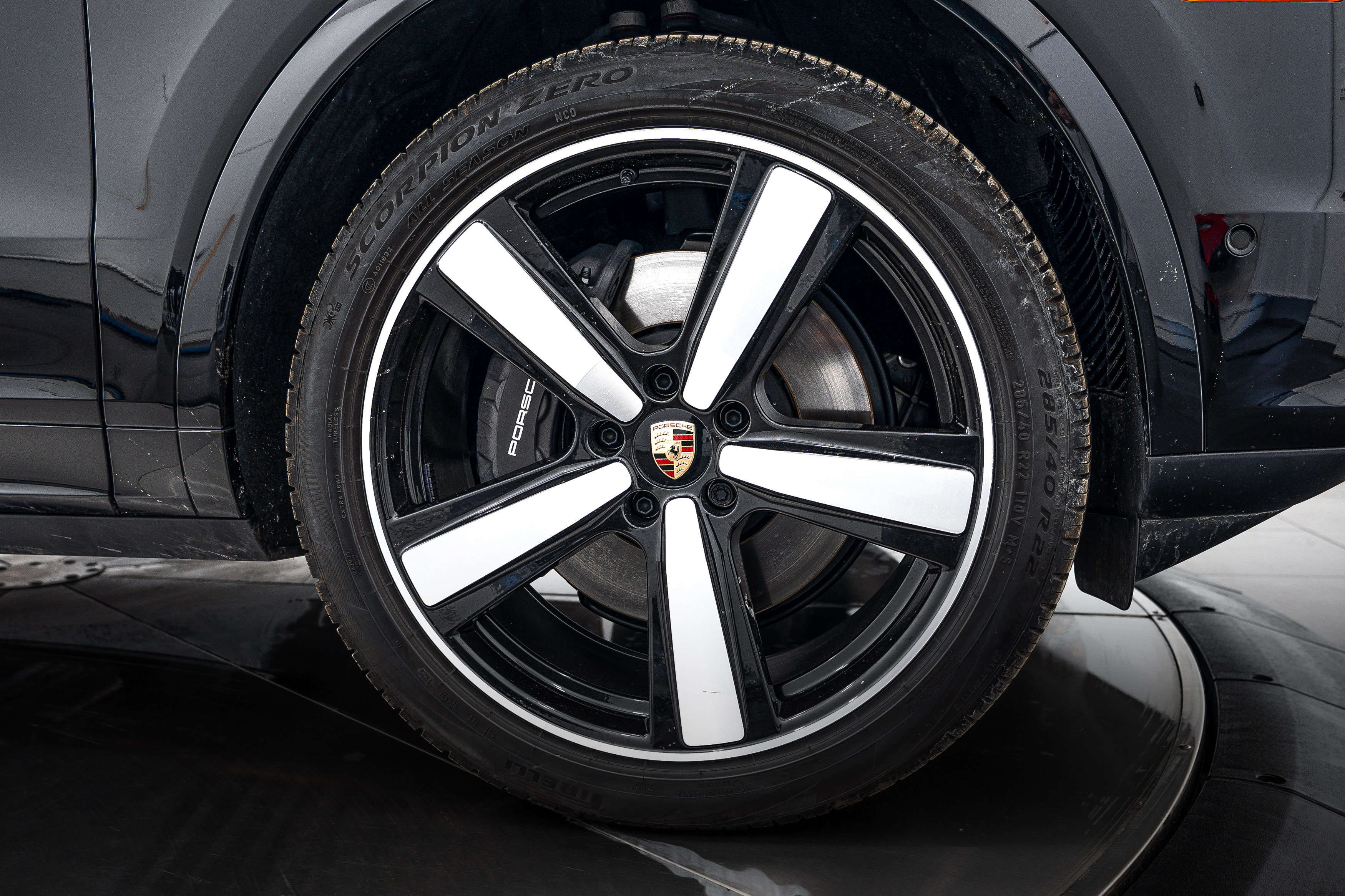 Certified 2025 Porsche Cayenne image 11