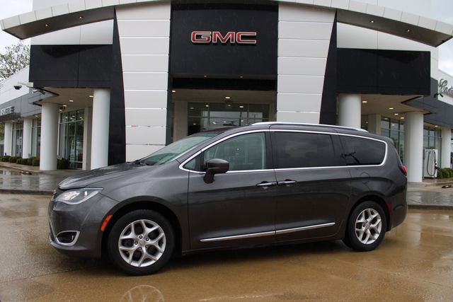 Used 2018 Chrysler Pacifica Touring-L Plus w/ Tire & Wheel Group FWD image 29