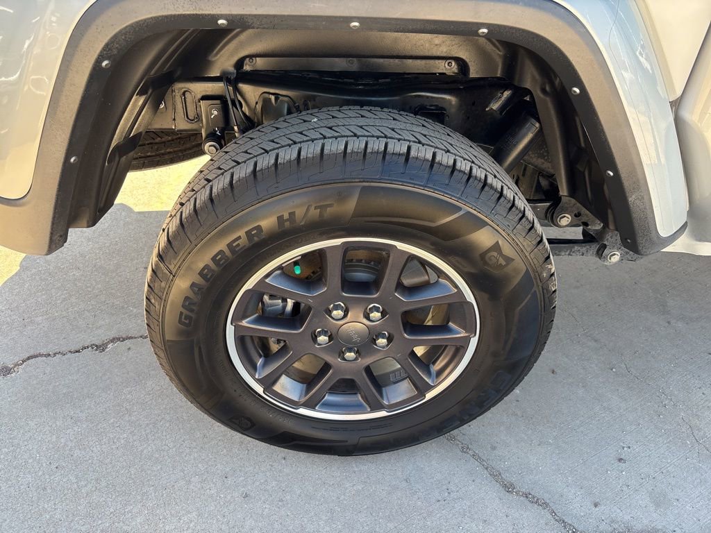 Certified 2023 Jeep Gladiator Overland AWD/4WD image 11