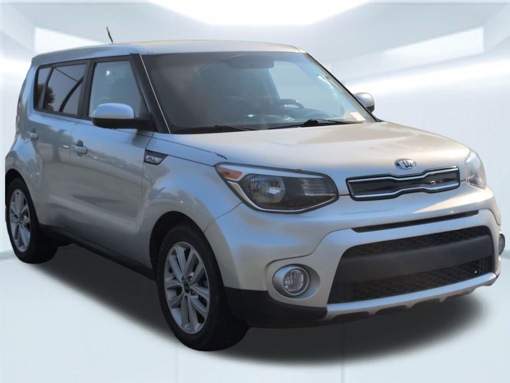 Used 2018 Kia Soul + image 4